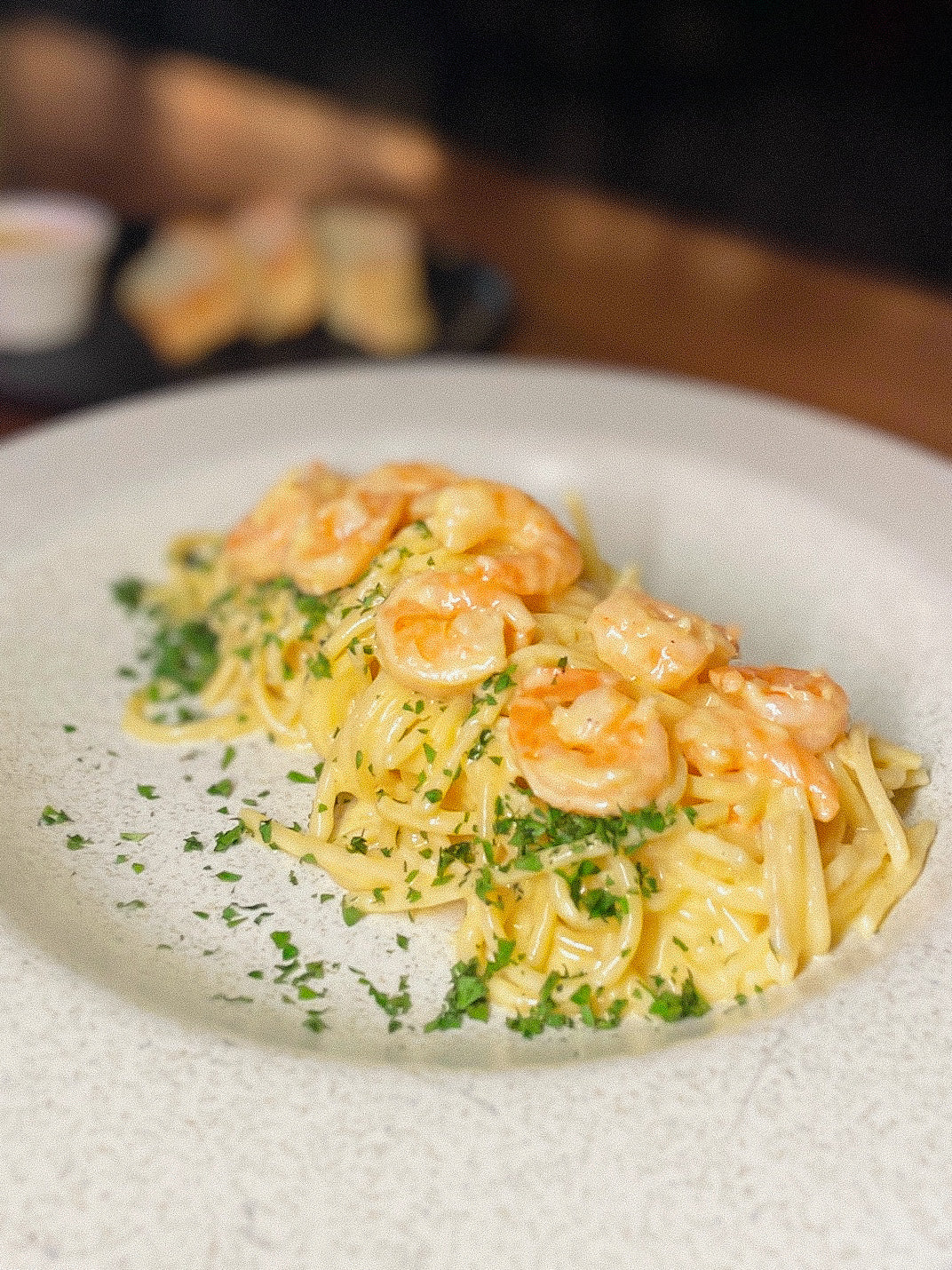 Pasta con camarón y espuma de tres quesos