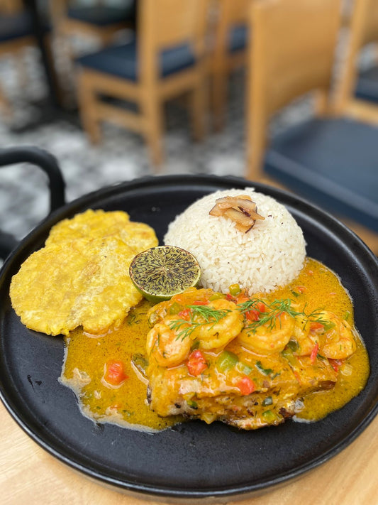 Pescado en salsa de camarón ★